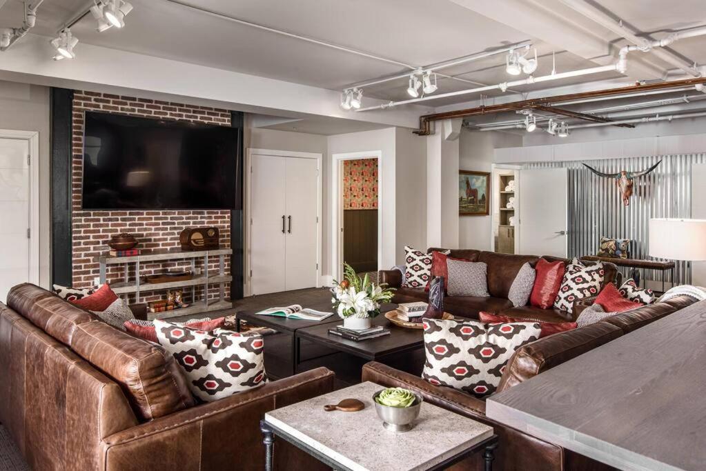 Honky Tonk 6 Bedroom By Maddox * Nashville