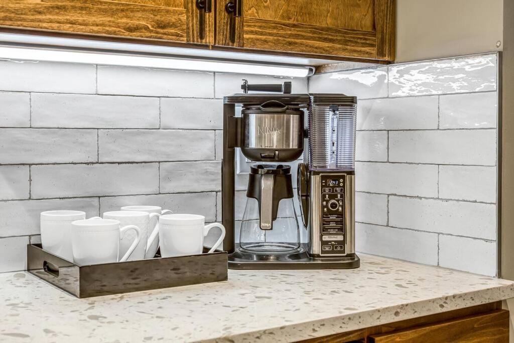 Rustic At The Maddox 6 Bedrooms Apartment