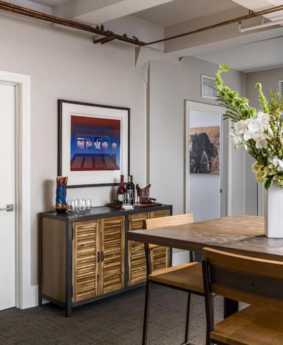 Apartment Honky Tonk 6 Bedroom By Maddox *