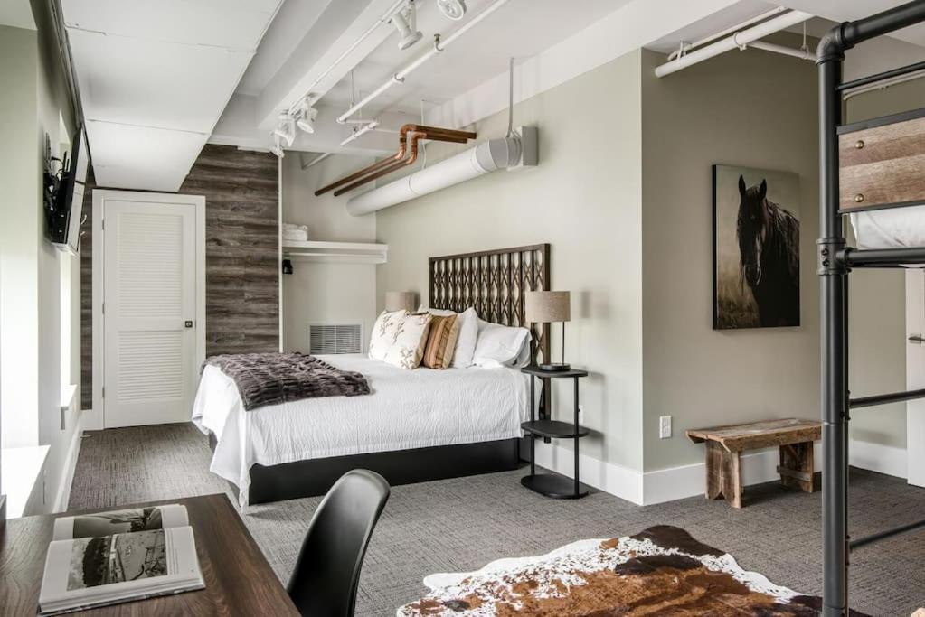 Honky Tonk 6 Bedroom By Maddox *