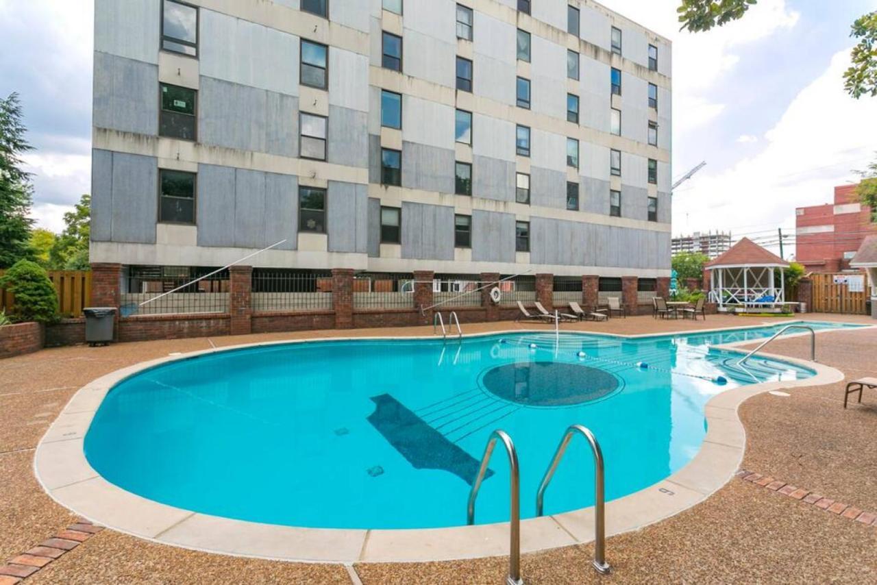 Apartment Music Row Retreat With Pool And Free Parking, Walk To Bars! *