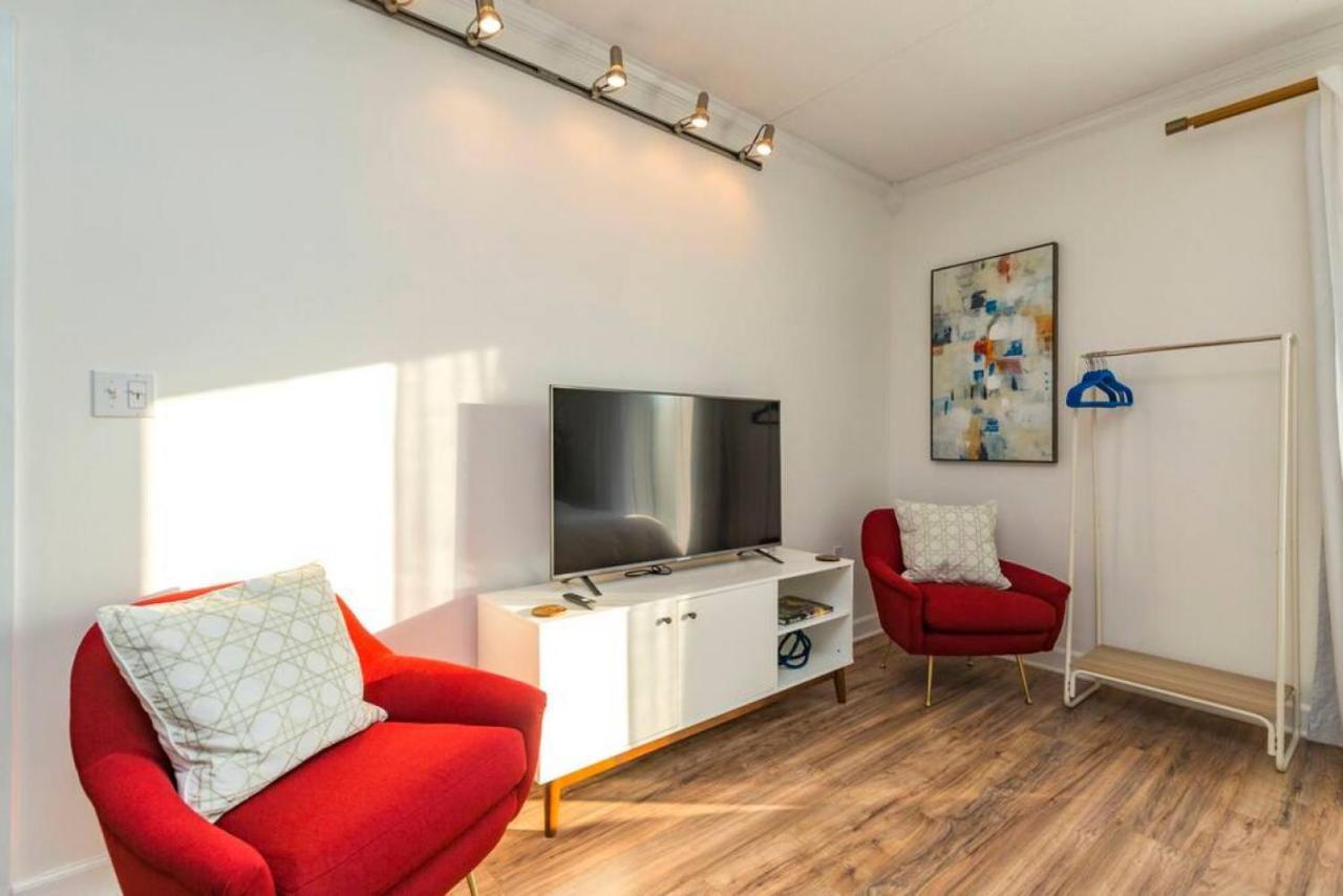 Music Row Retreat With Pool And Free Parking, Walk To Bars! * Nashville