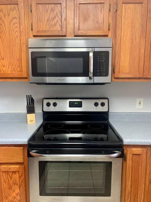 Classic 2-bedroom W/free Parking Apartment Nashville