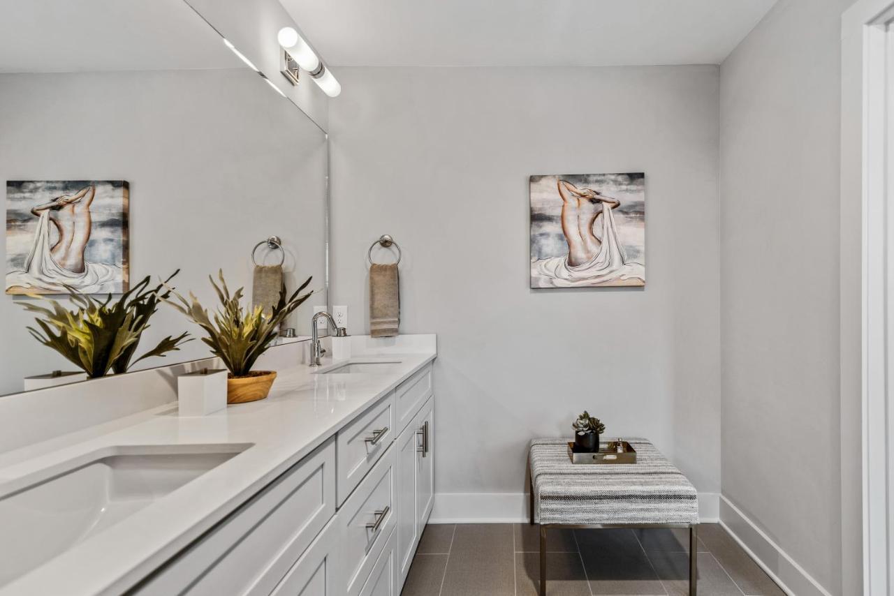 3 Bedroom Townhome In The Heart Of Nashville! * Nashville