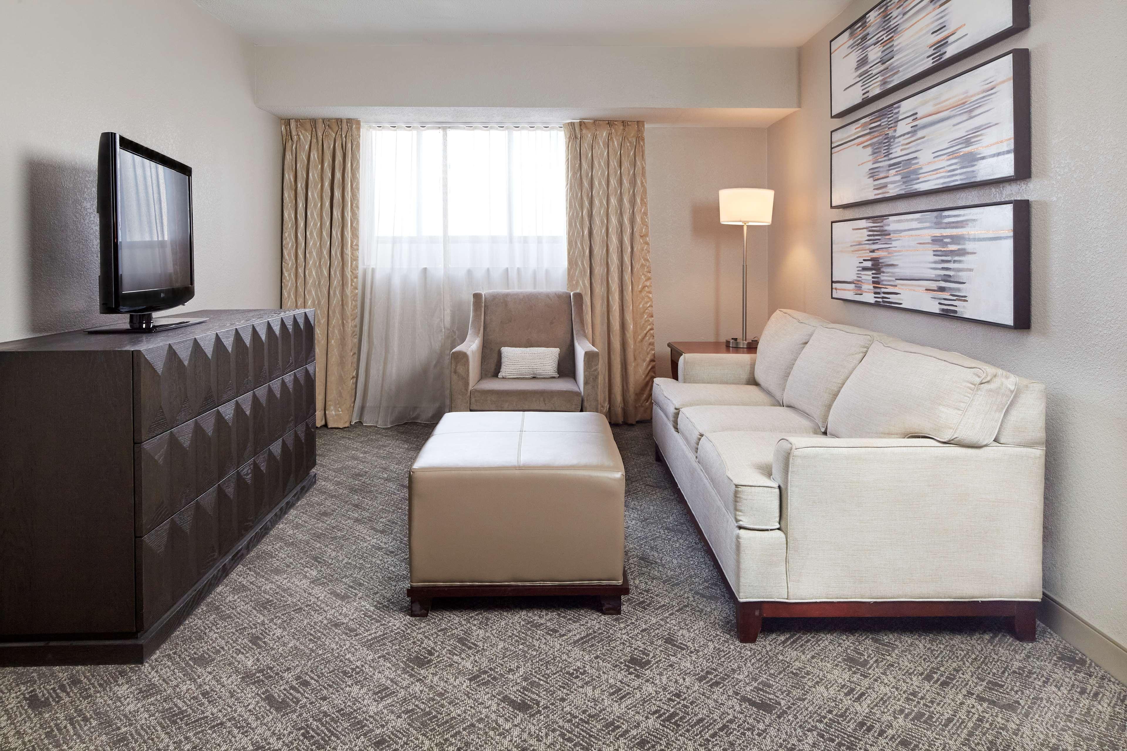 Hotel Doubletree By Hilton Airport