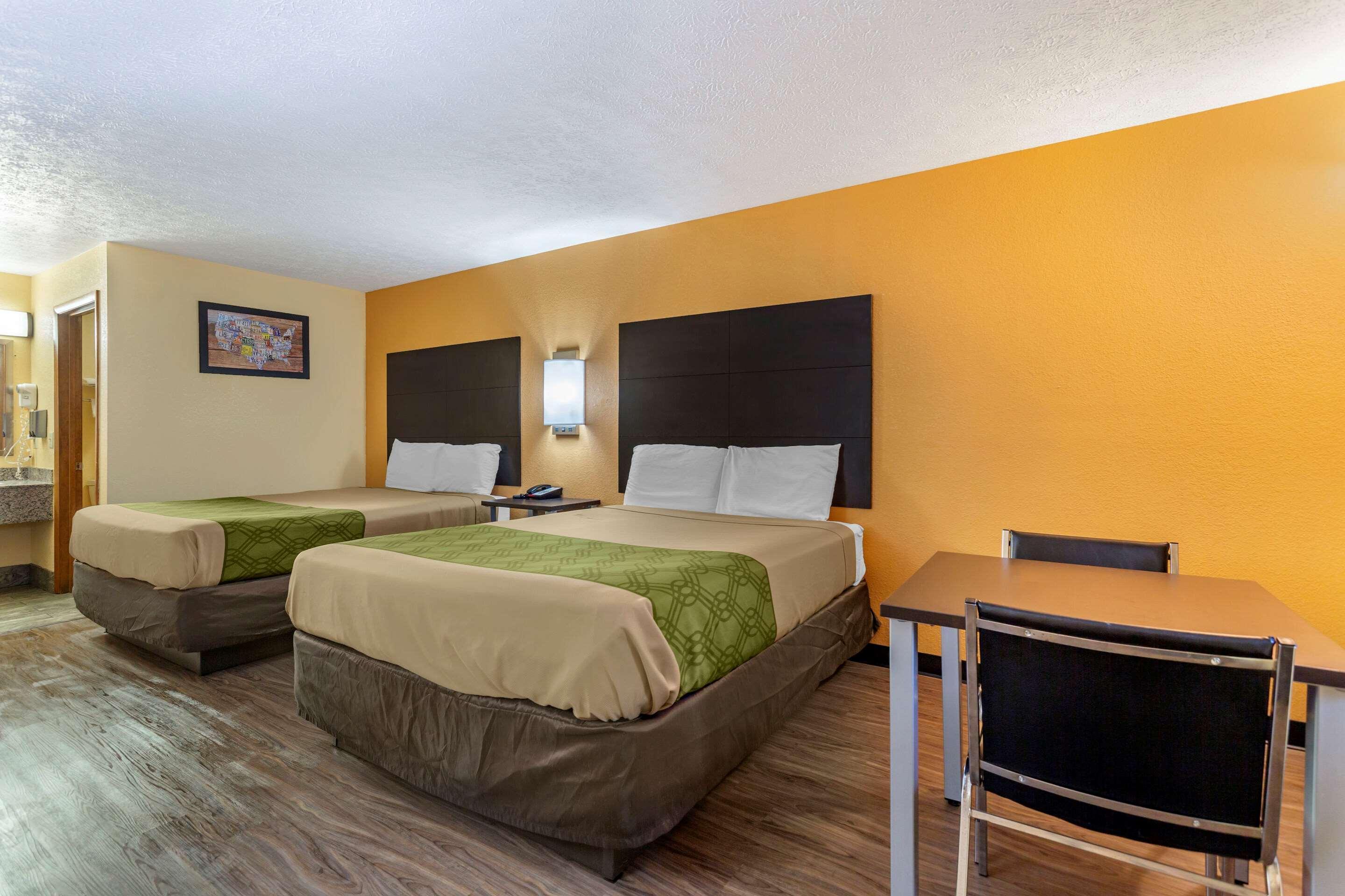 Econo North - Opryland 2*