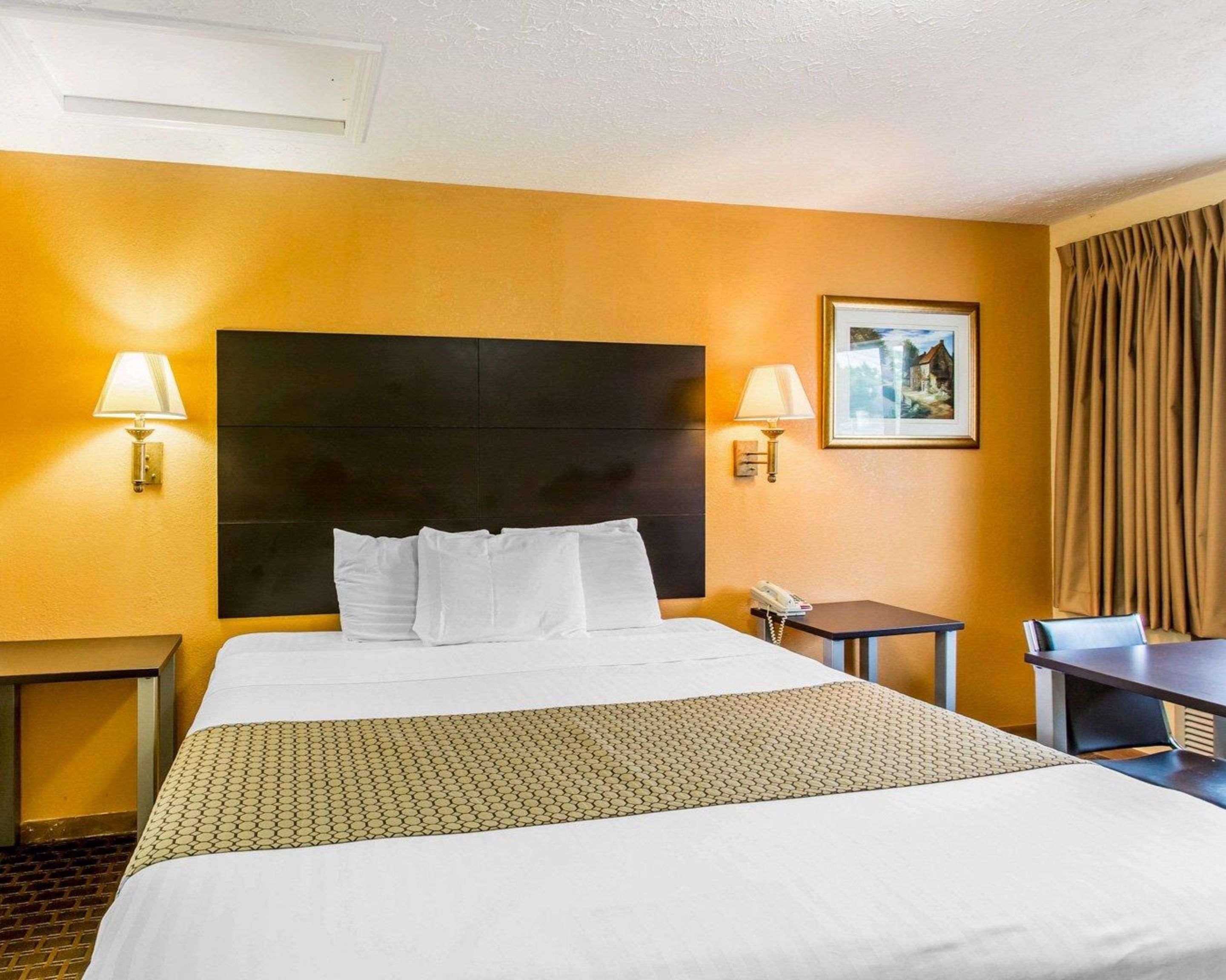 Econo North - Opryland 2*