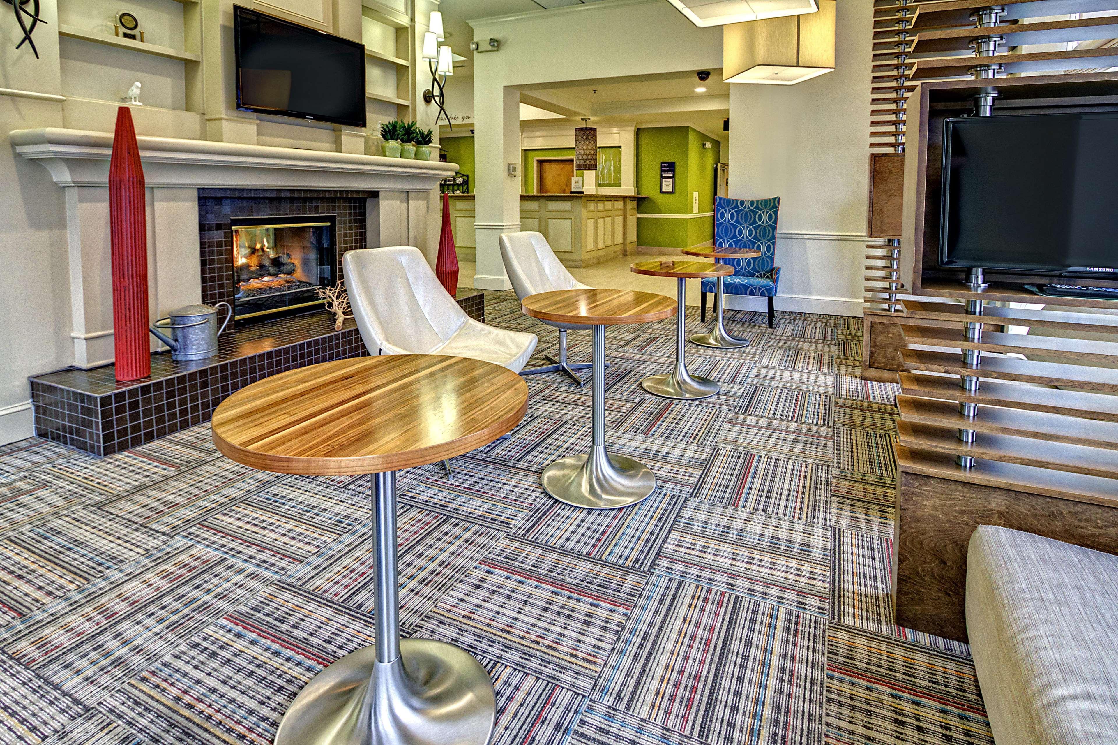 Hotel Hilton Garden Airport 3*