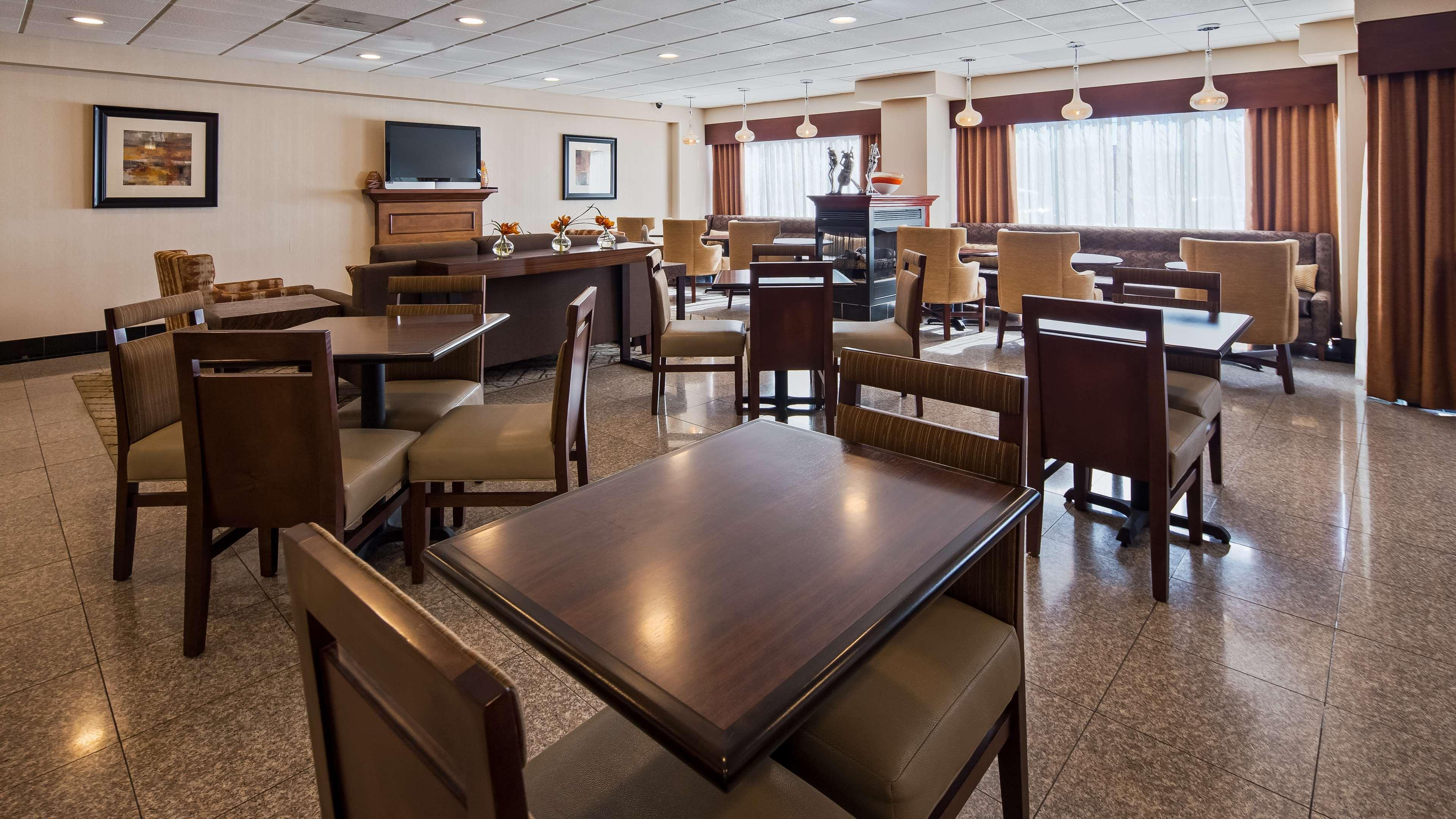 Best Western Plus Belle Meade & Hotel