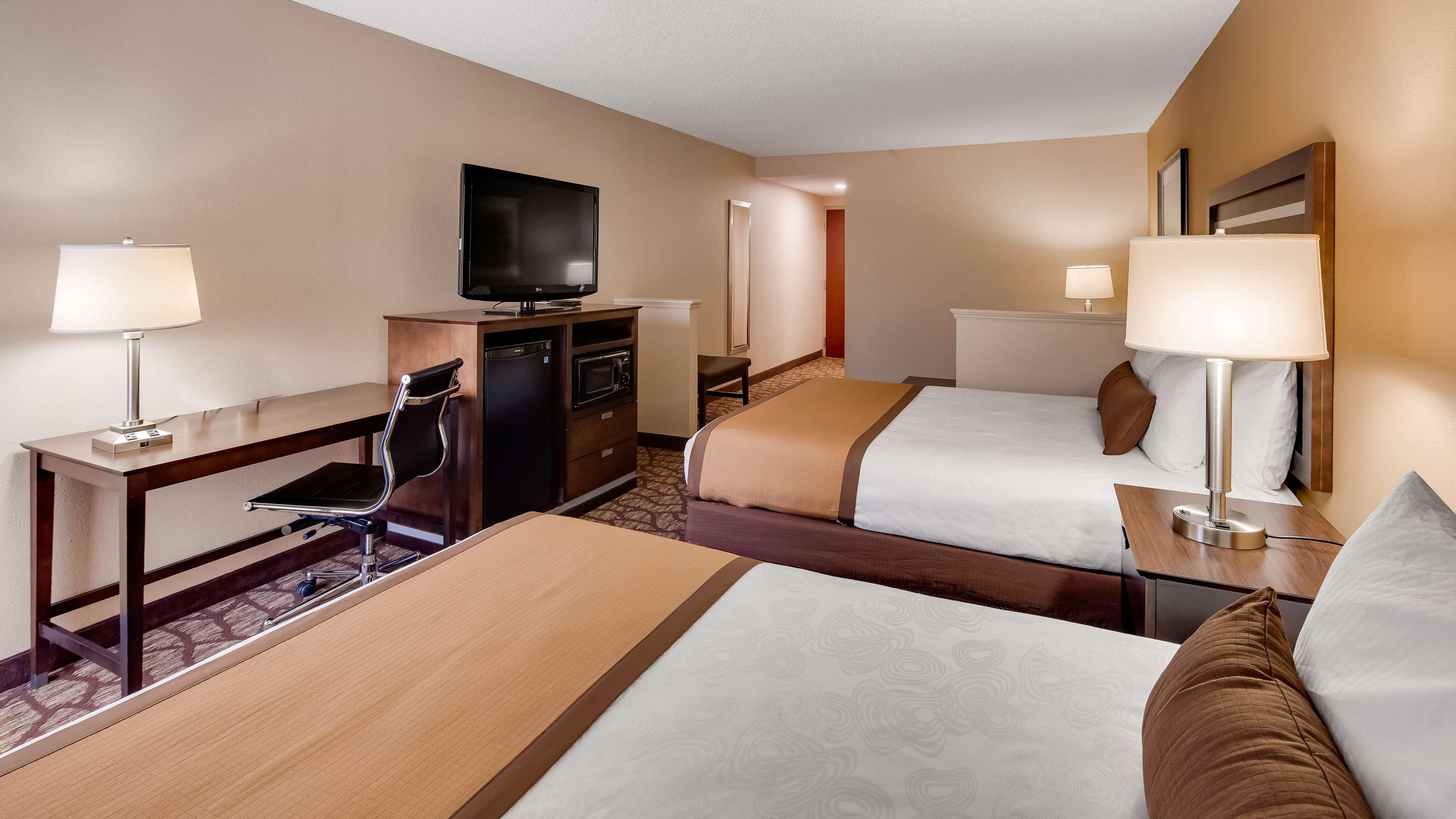 Best Western Plus Belle Meade & Hotel 2*