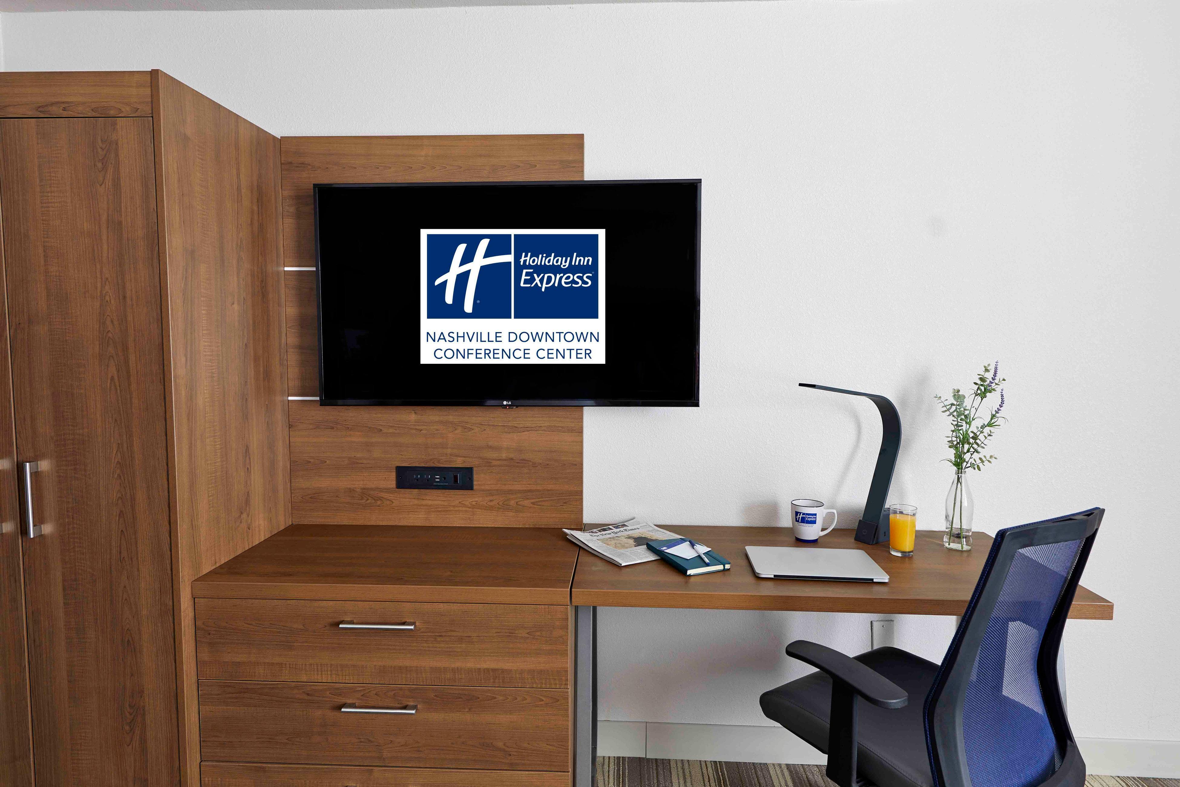 Hotel Holiday Express Nashville-downtown - Broadway By Ihg Nashville