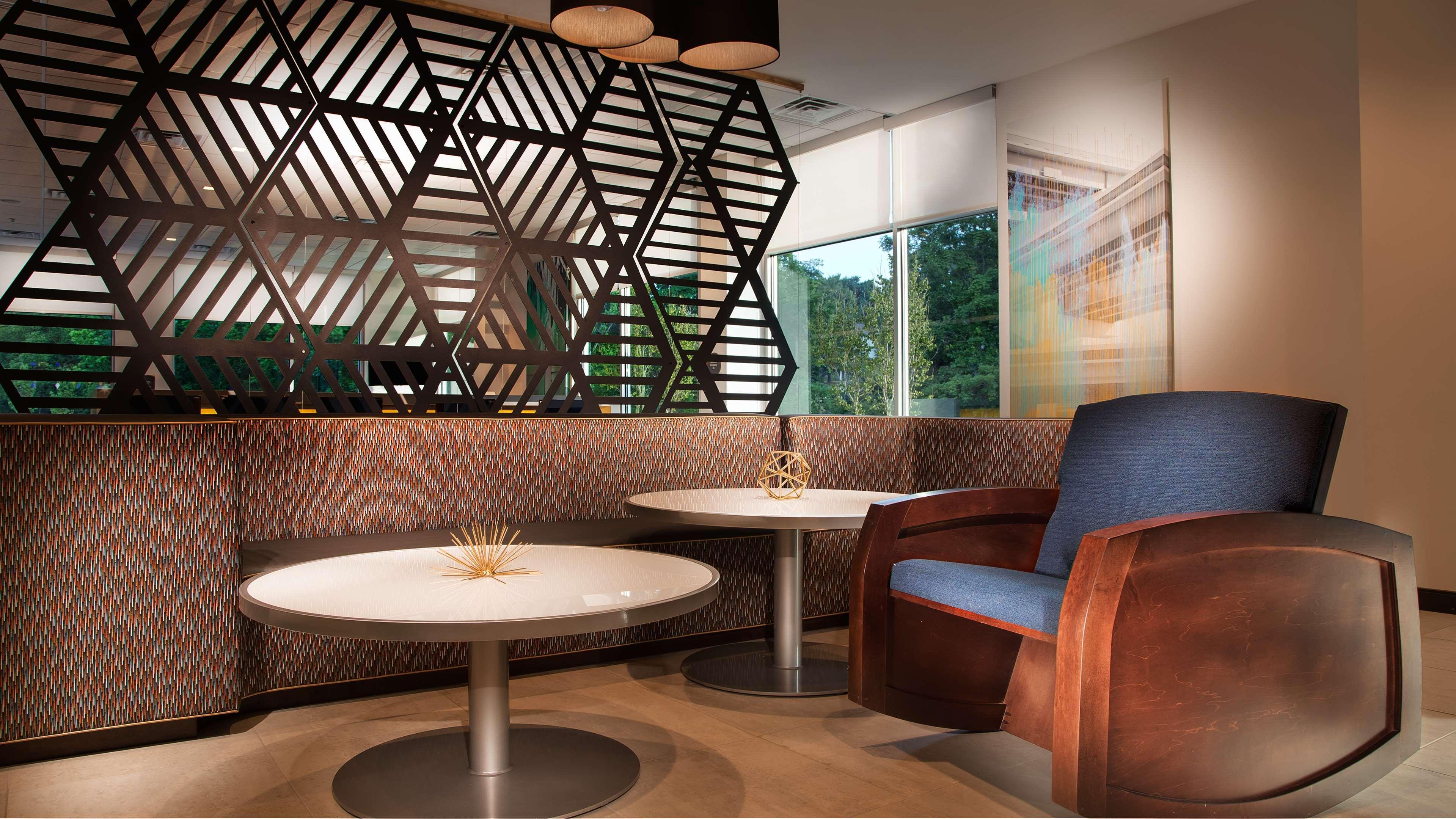 Glo Western Airport Hotel 3*