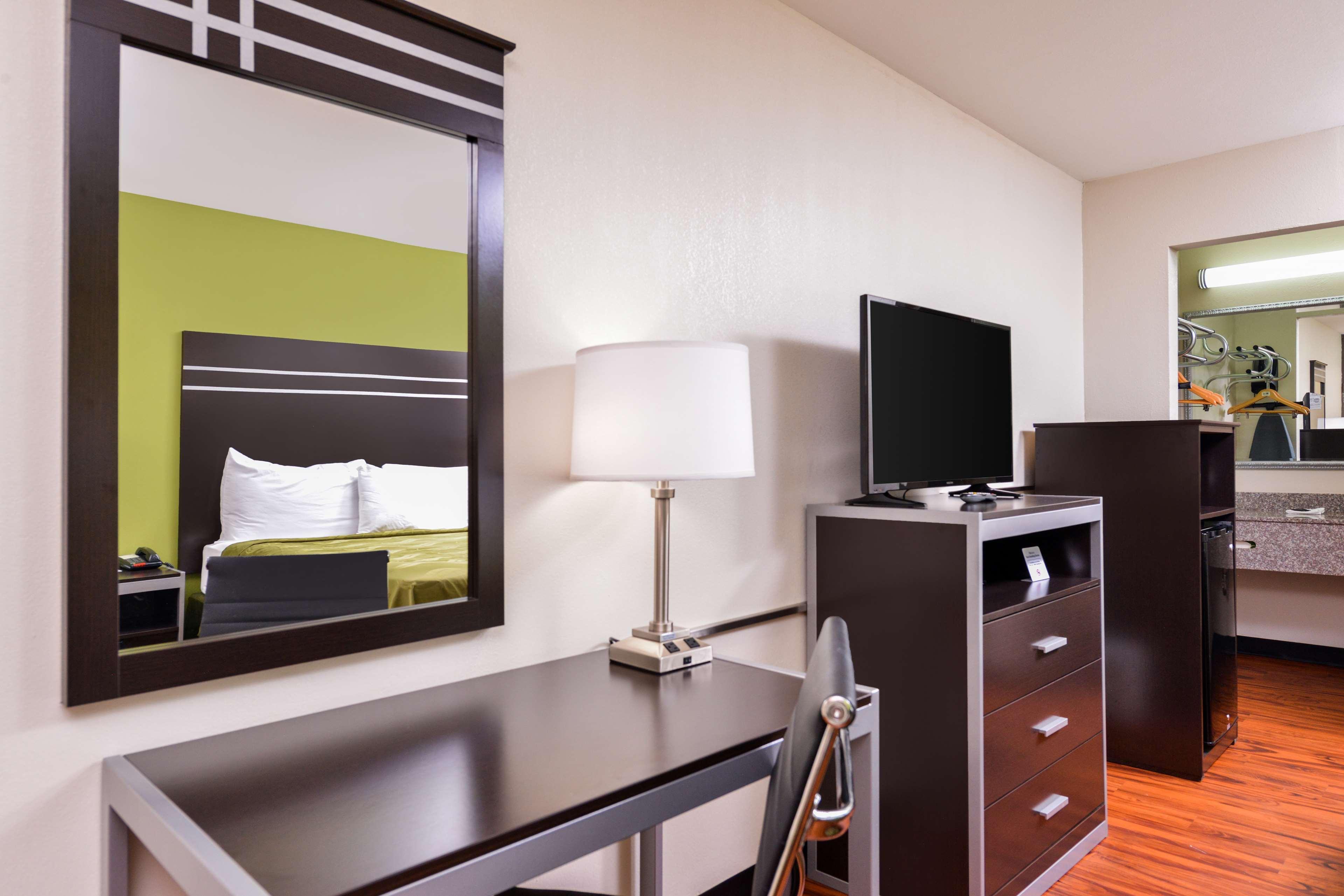 Hotel Americas Value Inn-nashville/airport South Nashville