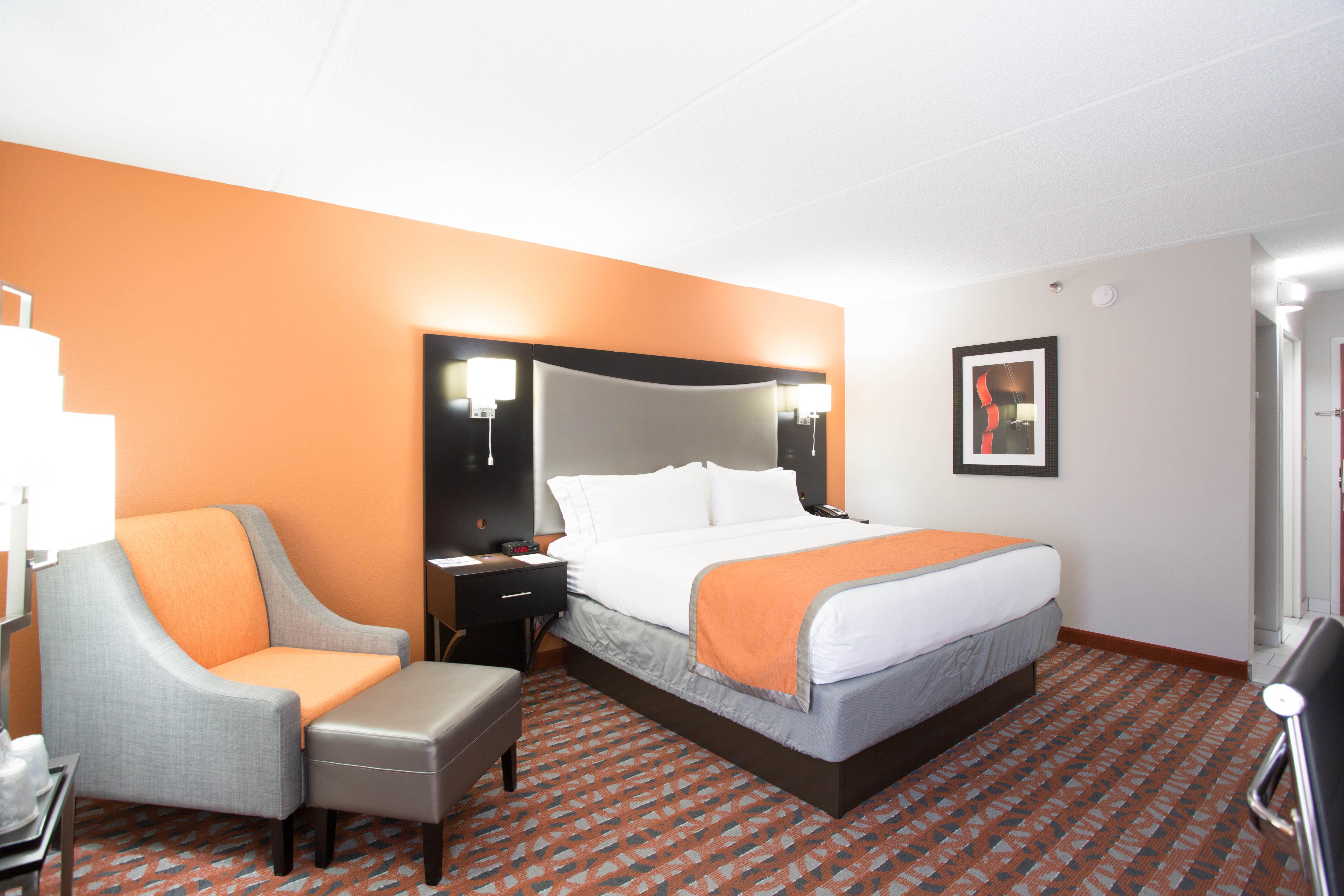 Holiday Express & Southeast - Antioch By Ihg 3*