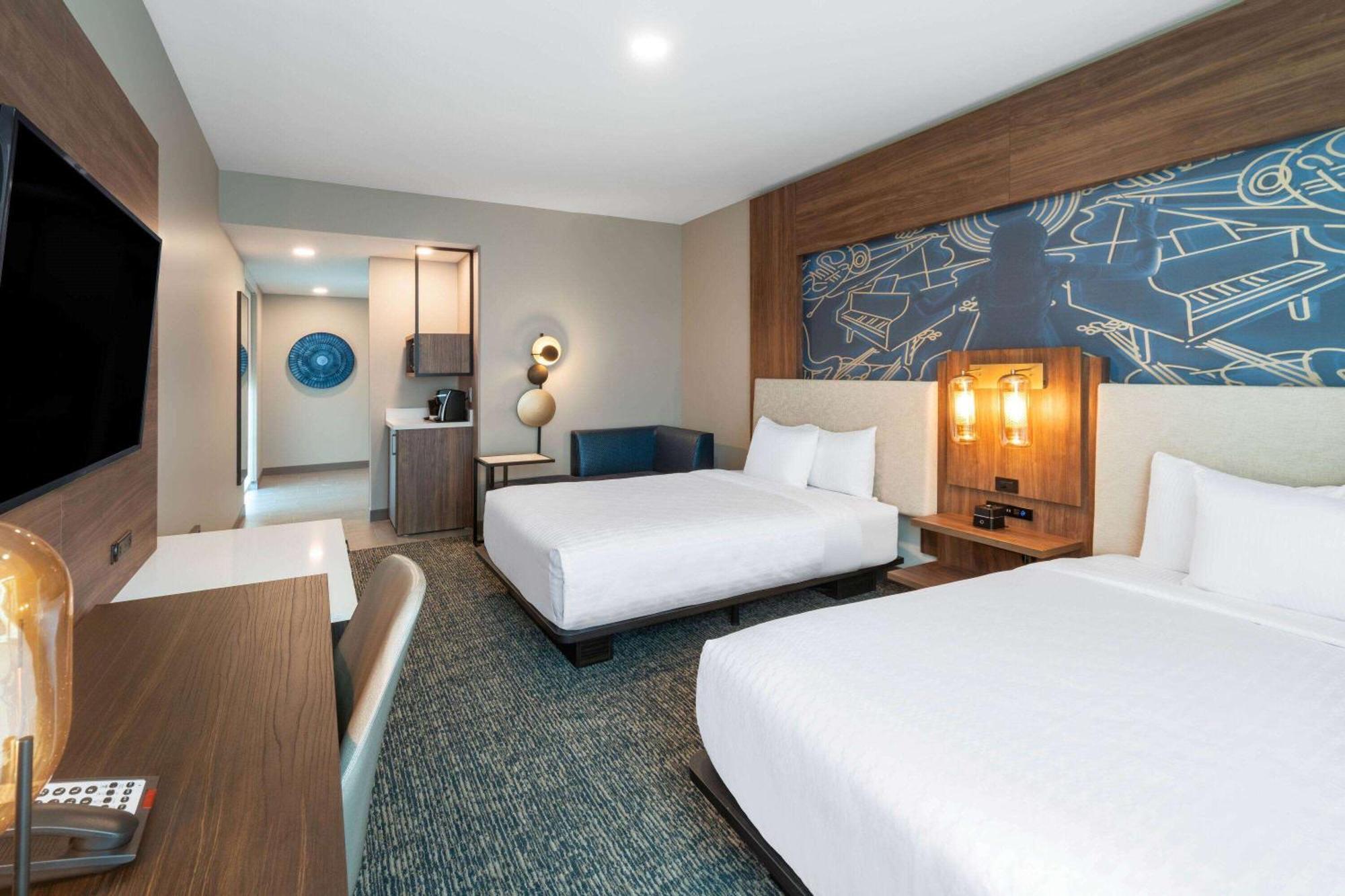 Hotel La Quinta & By Wyndham Downtown Stadium 3*