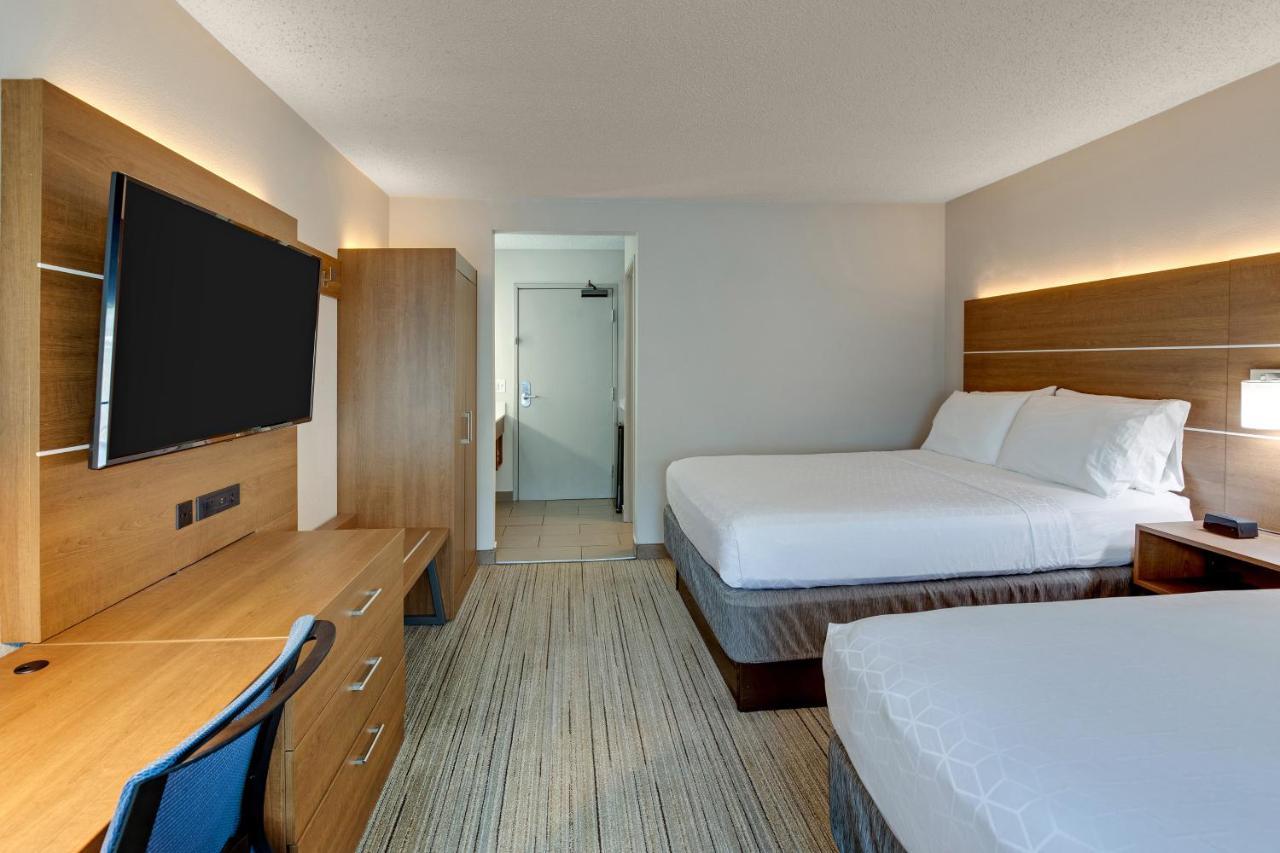 Holiday Express W-i40 By Ihg 3*