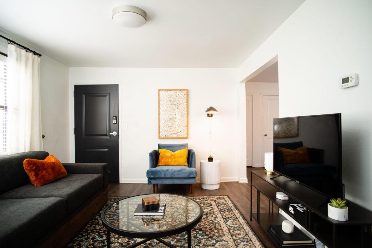Apartment Abode - Marathon Village Near Downtown *
