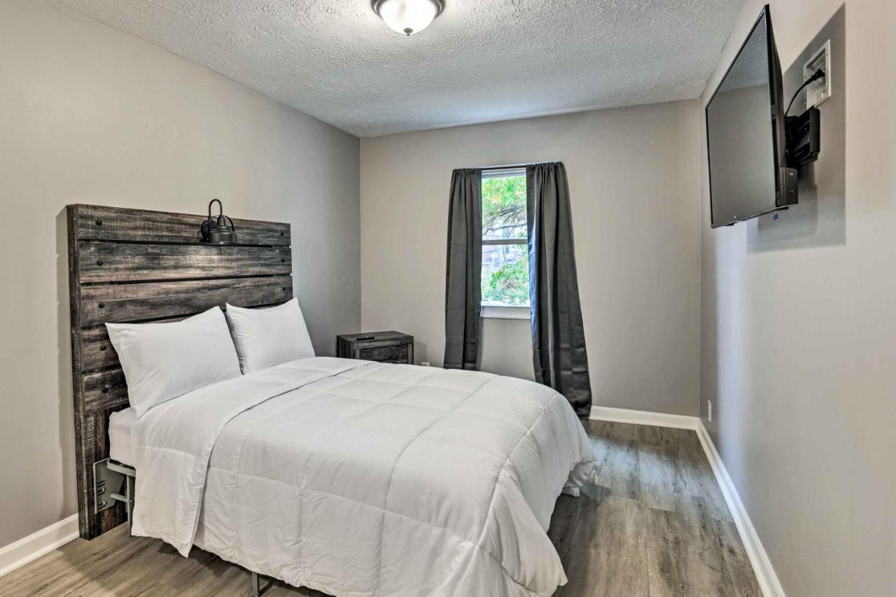 Cozy With Yard About 12 Mi To Dtwn Nashville!