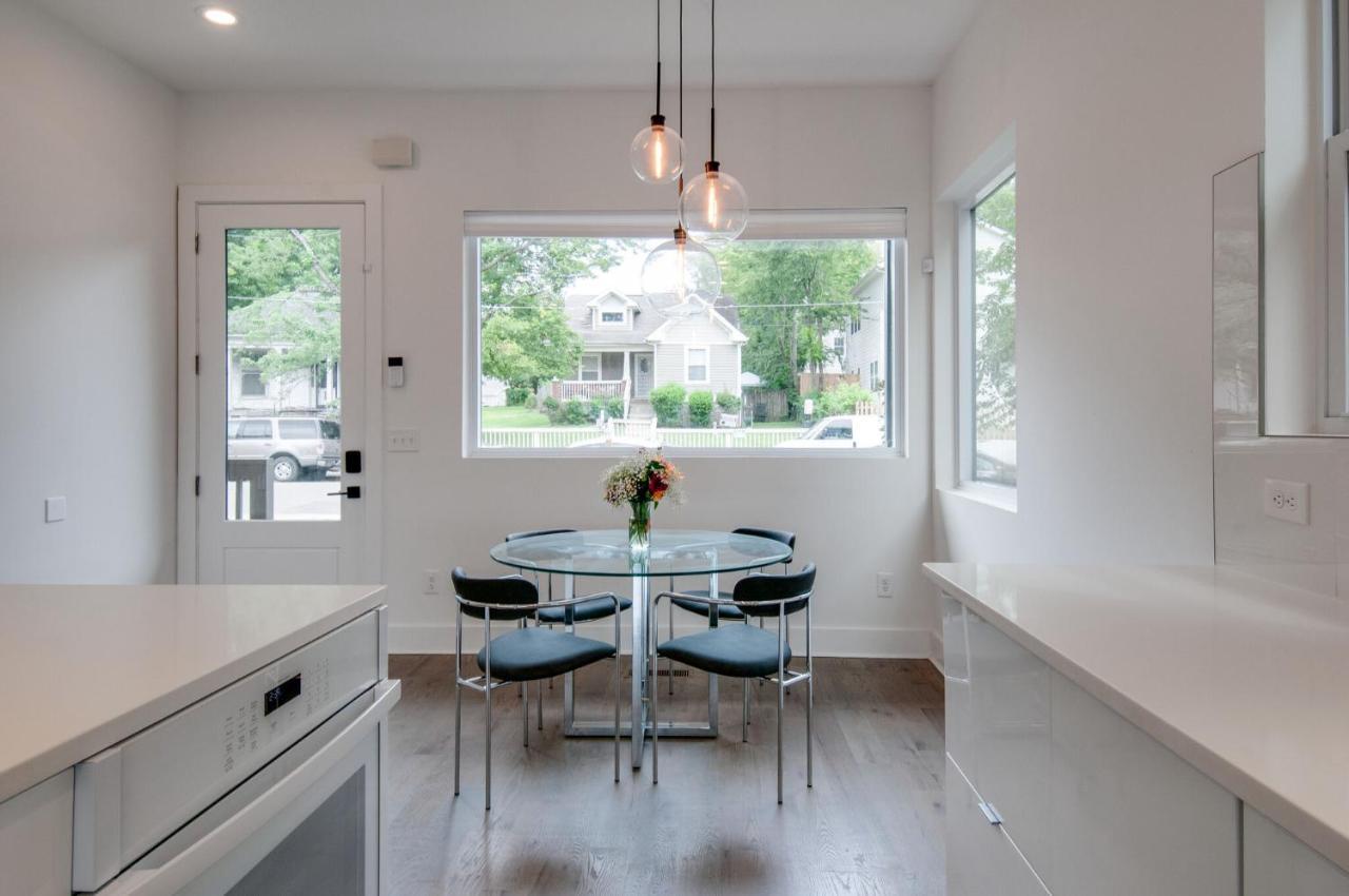 Luxurious W/roof - 2 Miles From Broadway!