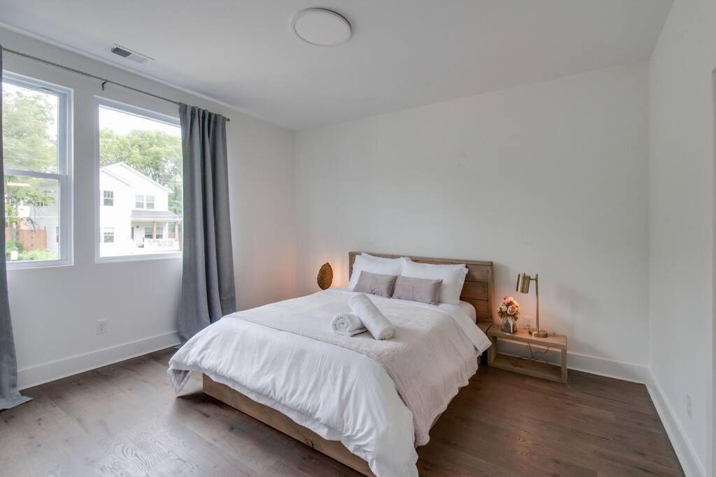 Luxurious W/roof - 2 Miles From Broadway! Hotel