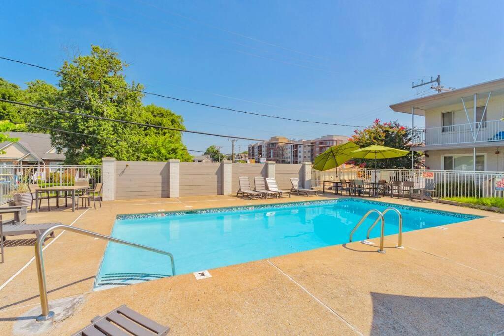 Hillview Studio - Seasonal Pool Holiday home