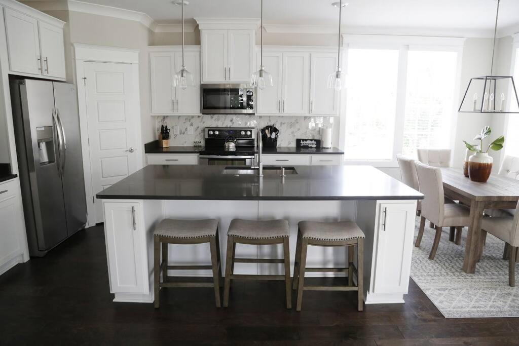 Willie - Corporate - Charlotte Park *