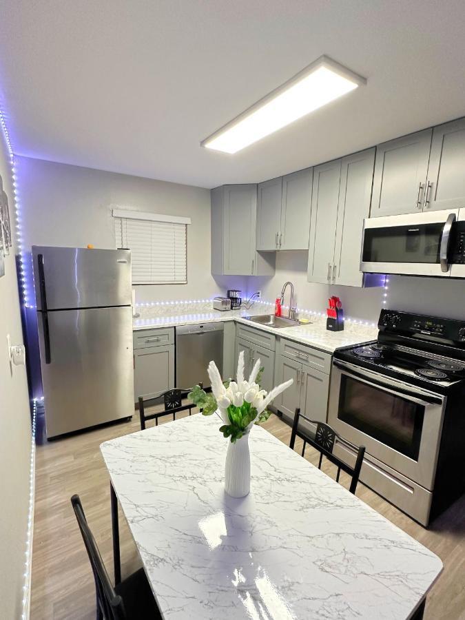2-bedroom Downtown Apartment *