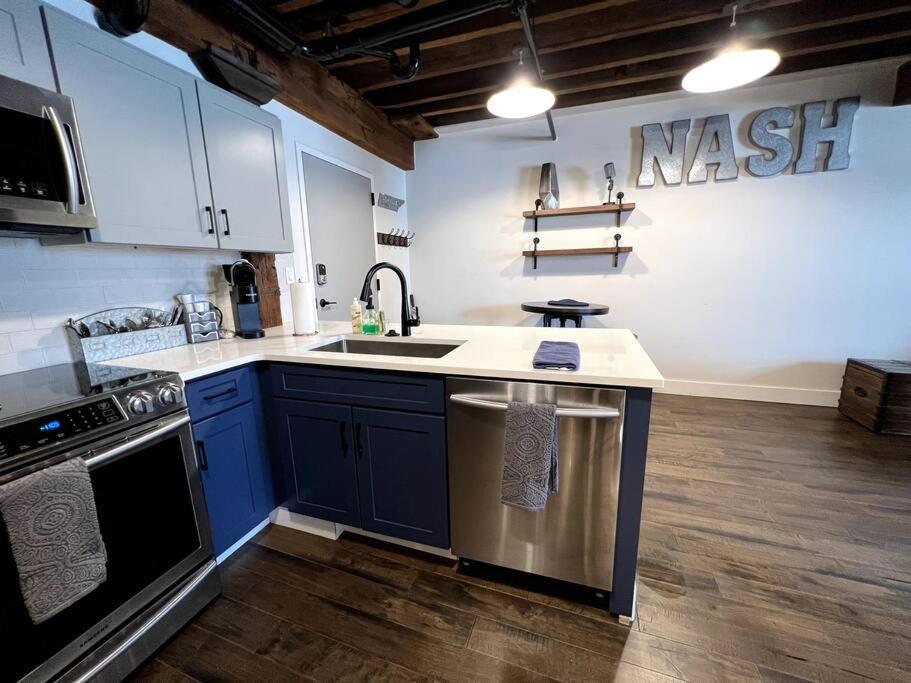 With I Am - Texas Meets Tennessee Charm Apartment *