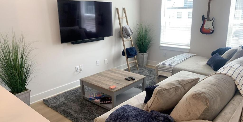 Apartment Classy, Cozy, Close To Downtown Nashville