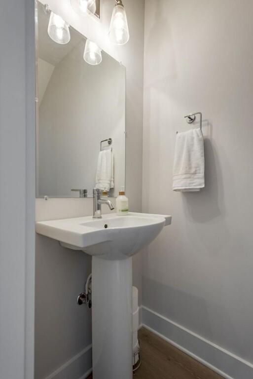 Classy, Cozy, Close To Downtown