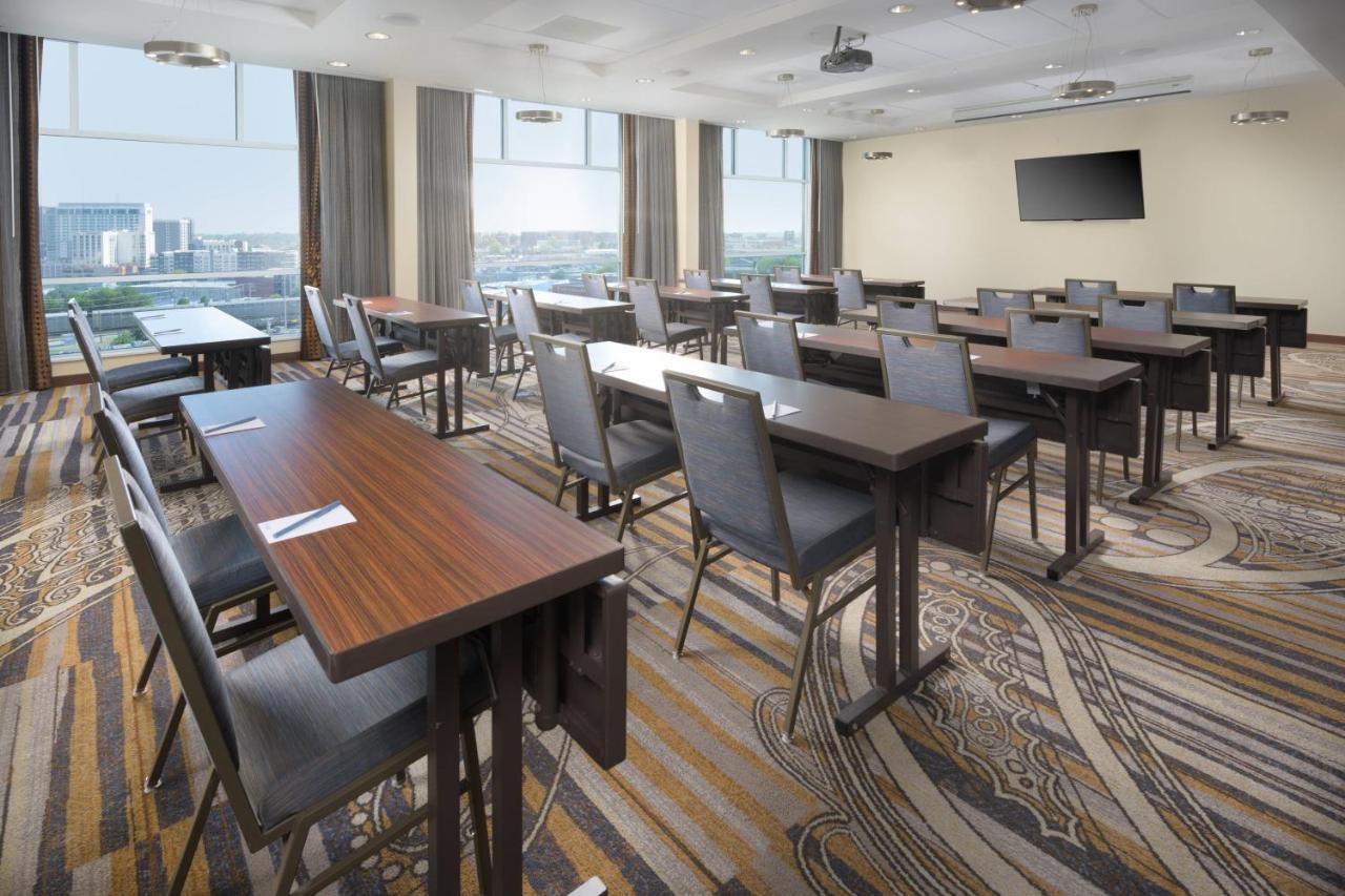 Fairfield And By Marriott Downtown/the Gulch Hotel 3*