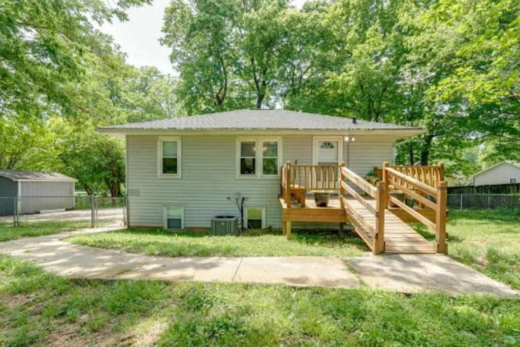 Green 25 Min From Downtown