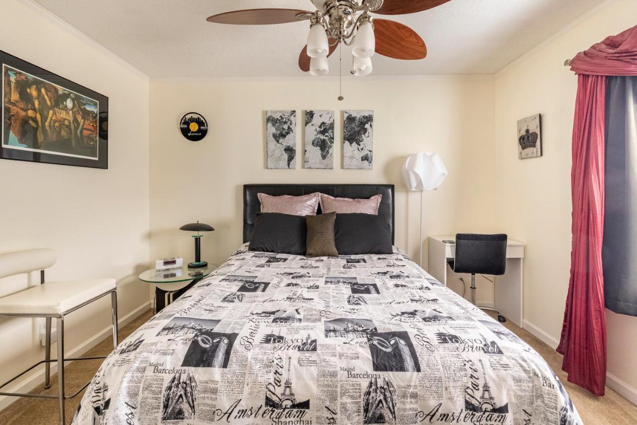 Contemporary Paradise W/ Private Bathroom Homestay *