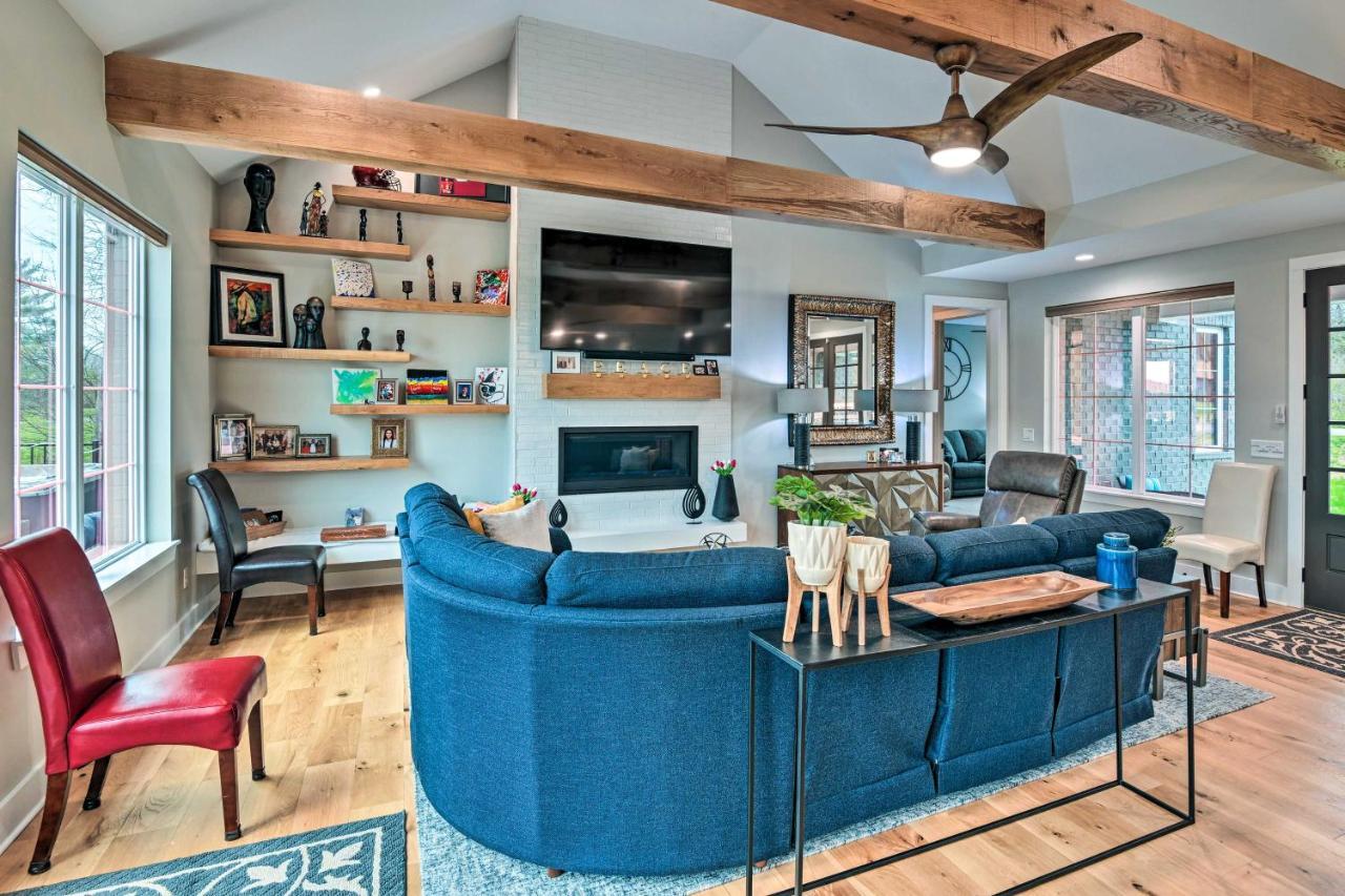 Beautiful Near Downtown With Hot Tub! Nashville
