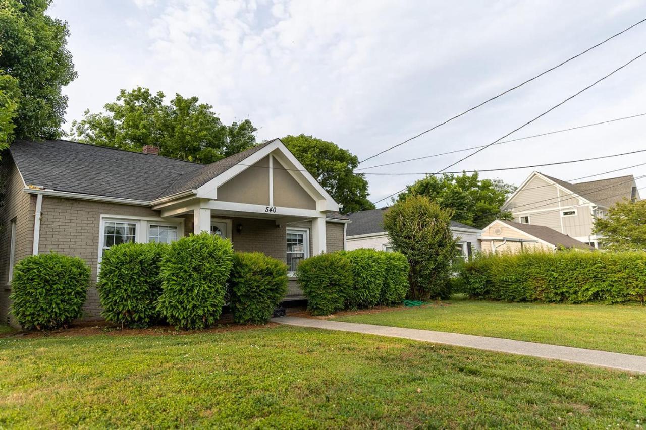 The Hamilton - 3 Bedroom 2 Ba - 1 5 Mi To Broadway Holiday home Nashville