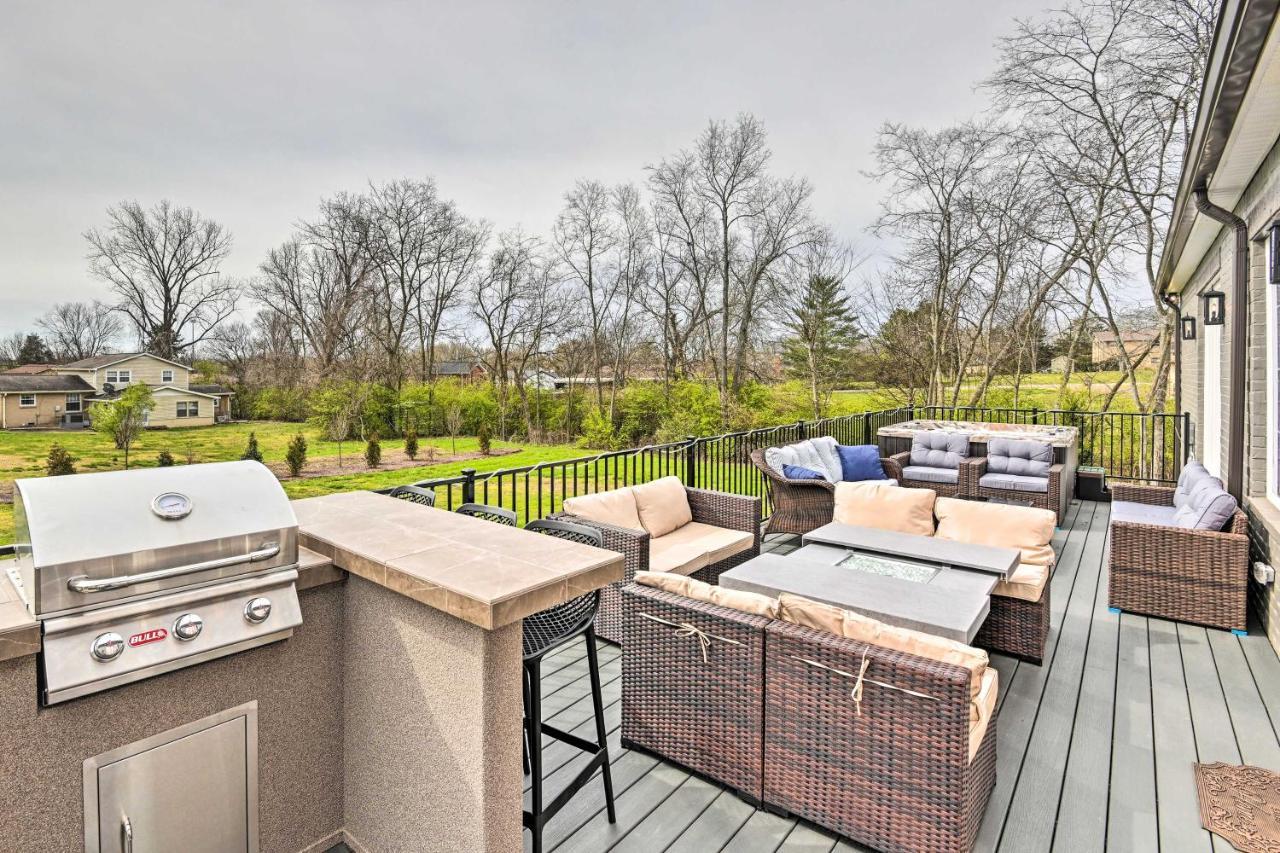 Beautiful Near Downtown With Hot Tub! Nashville