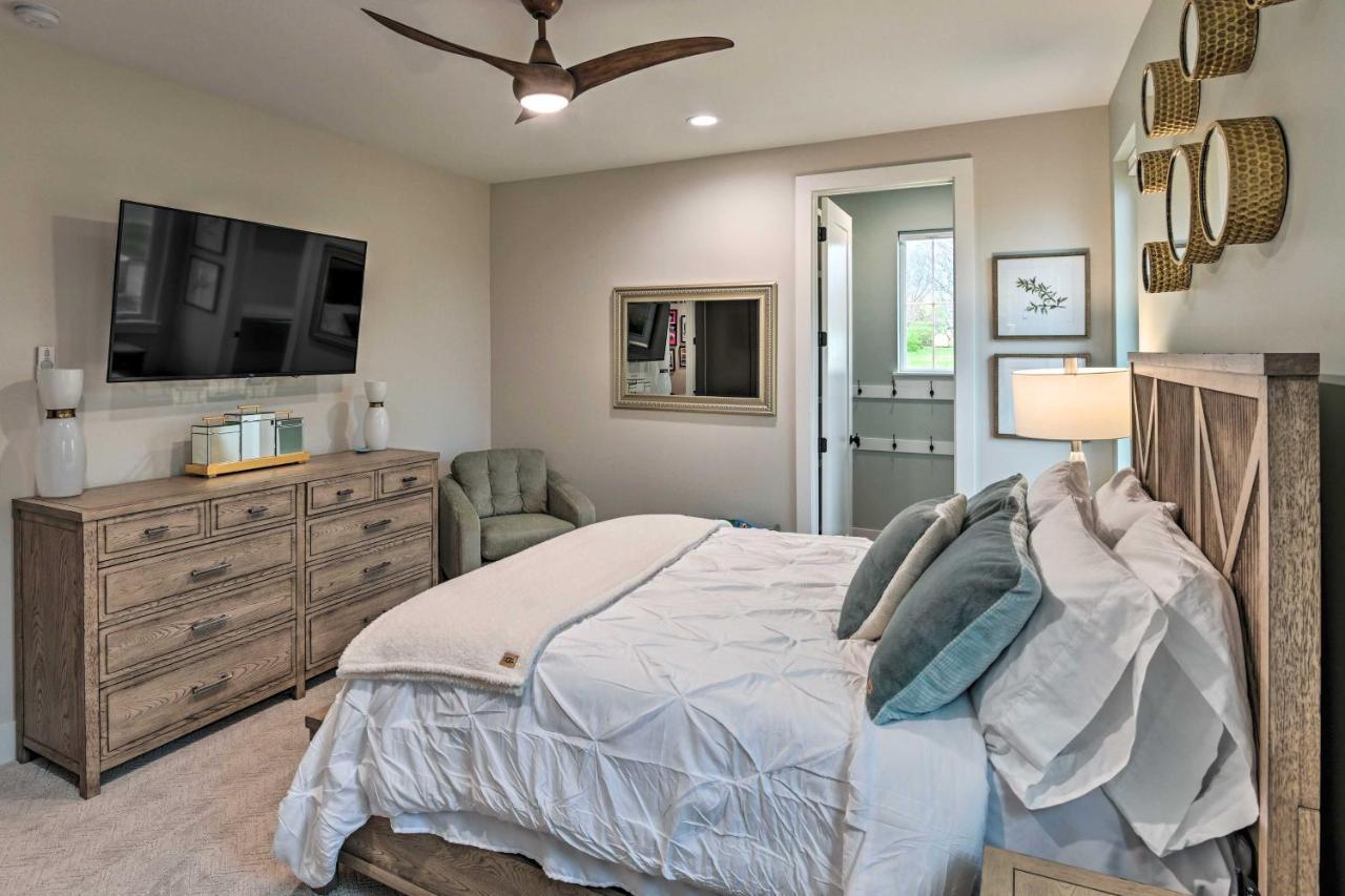 Beautiful Near Downtown With Hot Tub! Holiday home Nashville