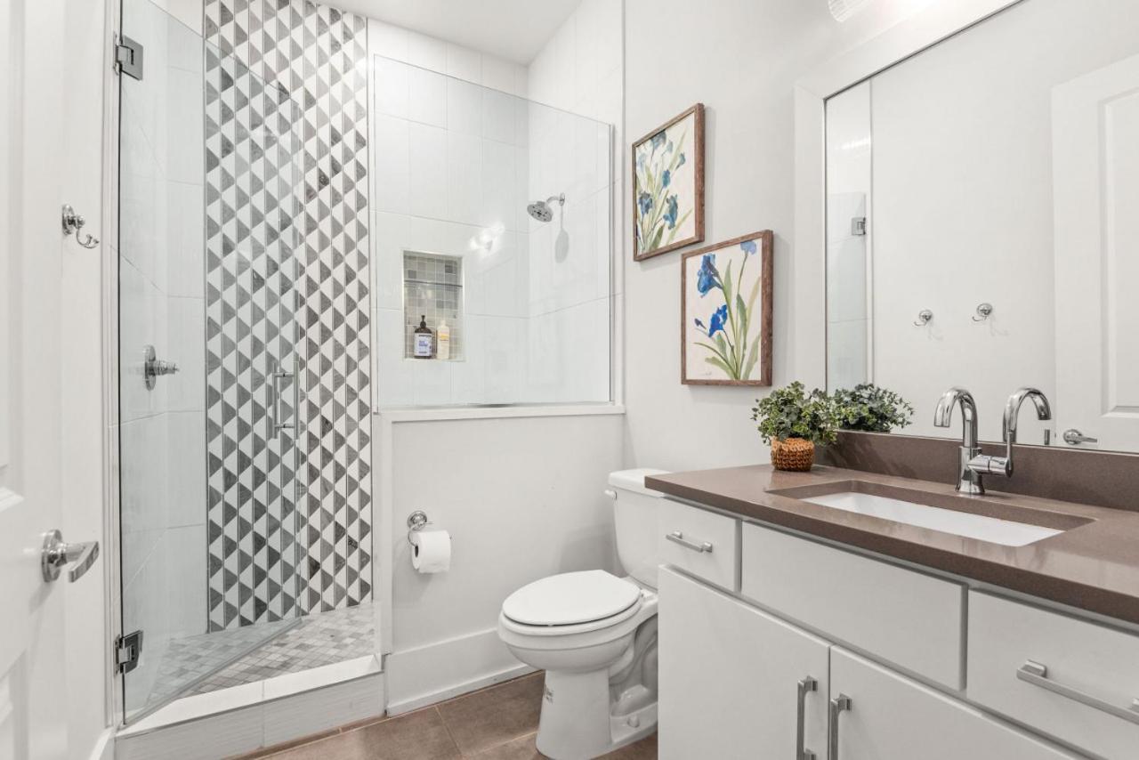 Apartment High End Getaway W Balcony In Prime West End Nashville