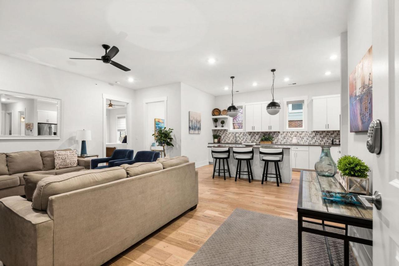 High End Getaway W Balcony In Prime West End Apartment Nashville
