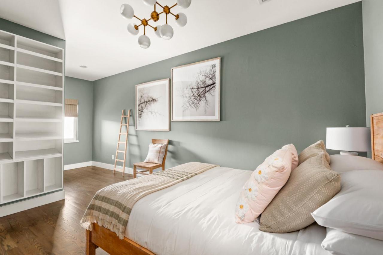 Vibe On Centennial W Garage And Billiards *