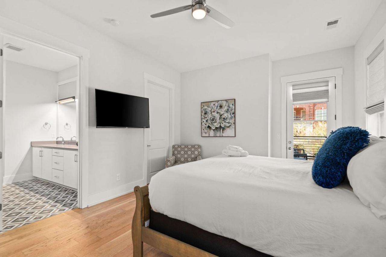 High End Getaway W Balcony In Prime West End *
