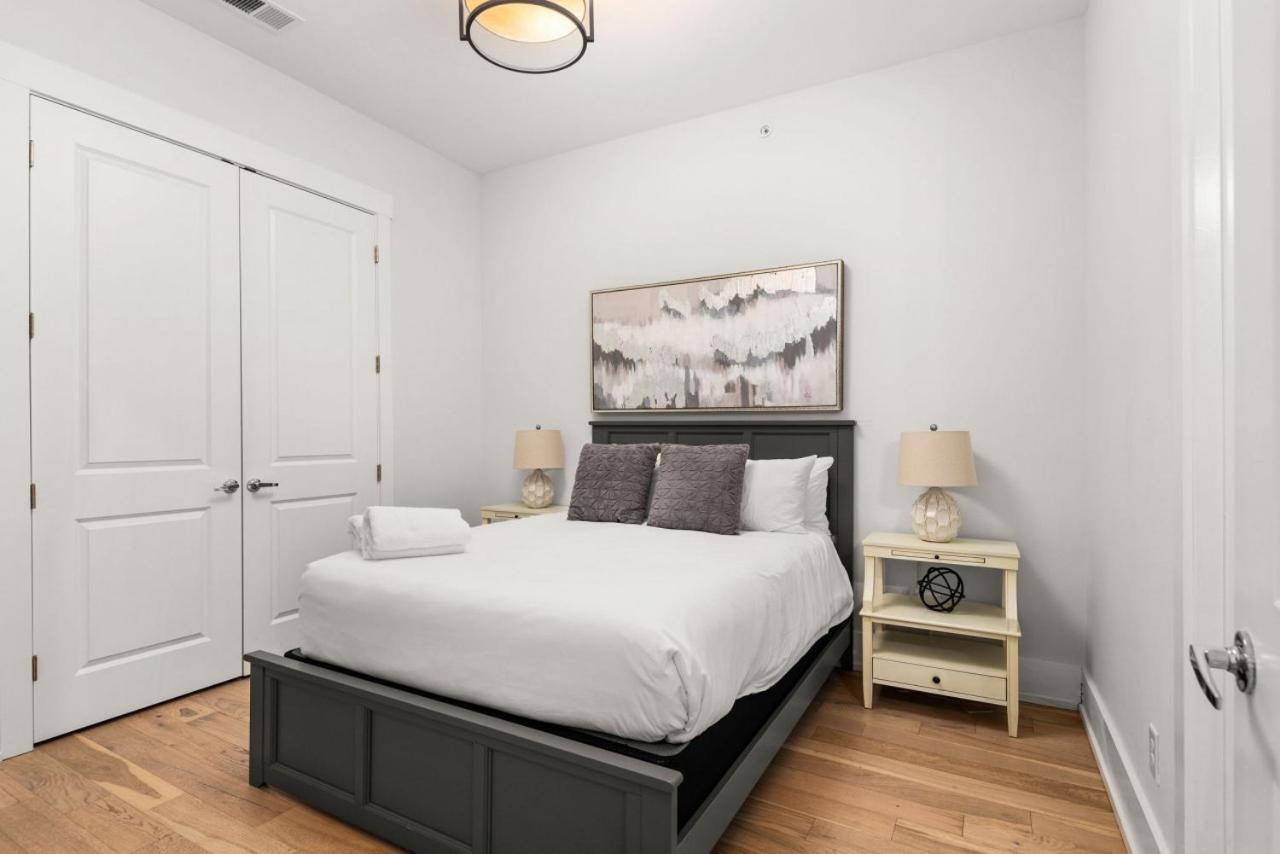 Apartment High End Getaway W Balcony In Prime West End