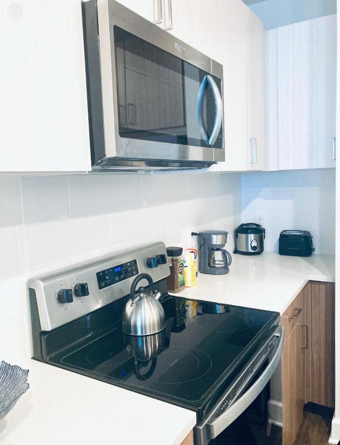 Apartment Palatial Abode With Downtown View & Free Parking *