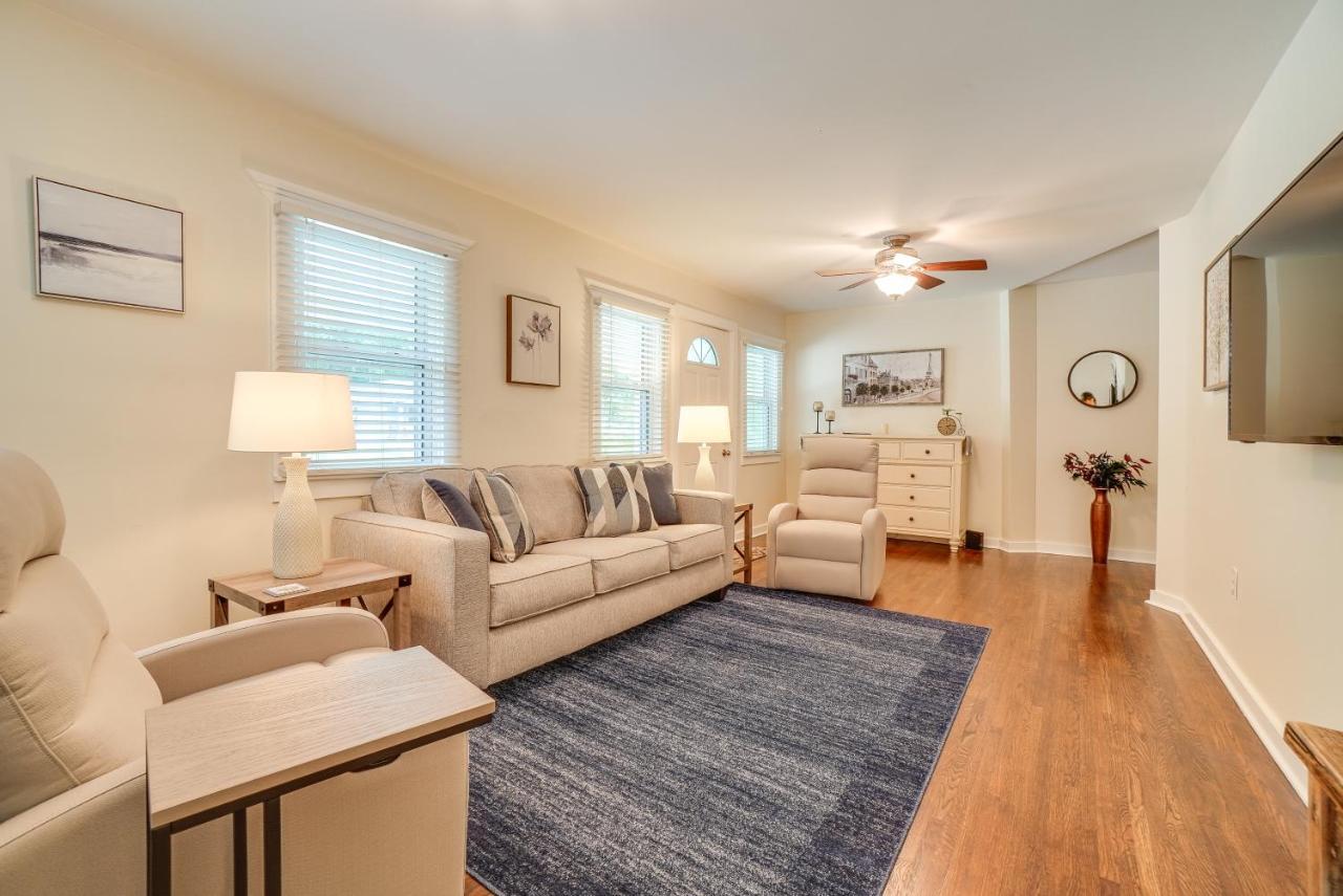 Quiet Old Hickory With Deck And Fire Pit! Holiday home Nashville