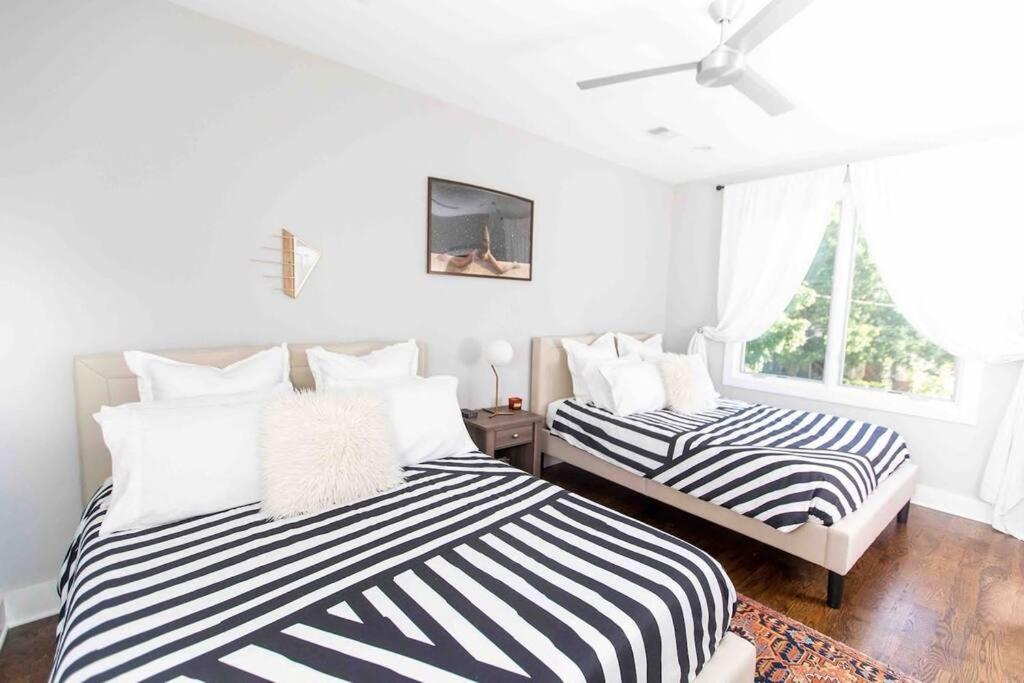 Modern Luxury Rooftop Deck, 3 Mi To Downtown Holiday home *