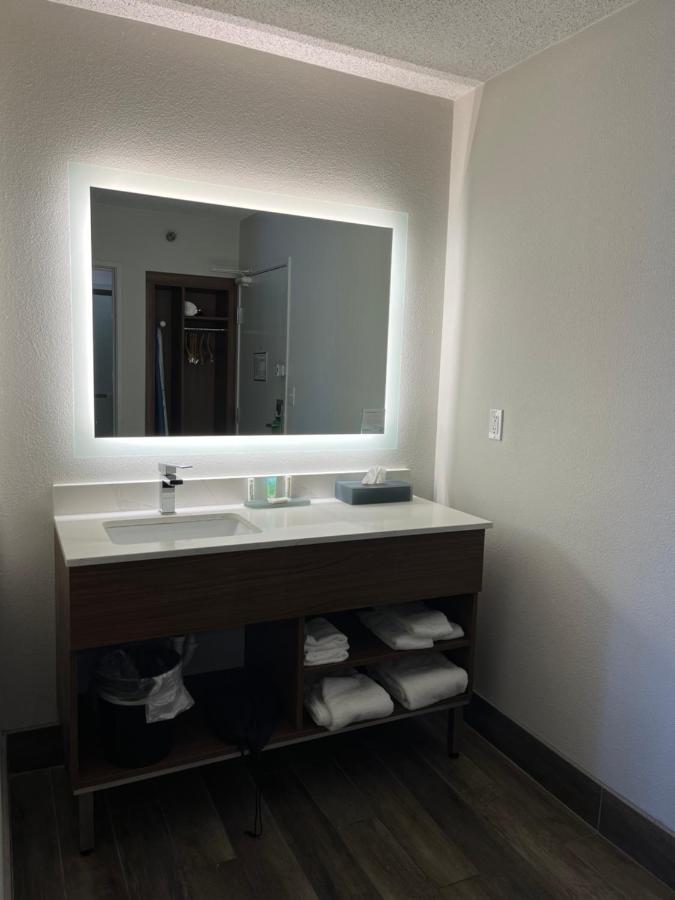 La Quinta By Wyndham Airport