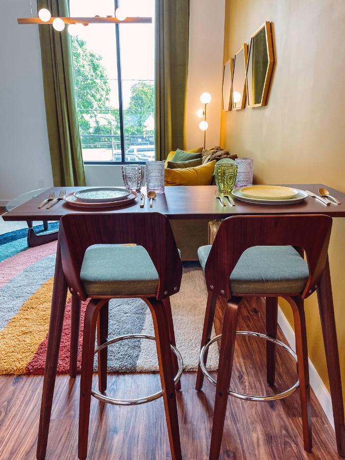 Vintage Vibes - Minutes From The Broadway Buzz Holiday home *