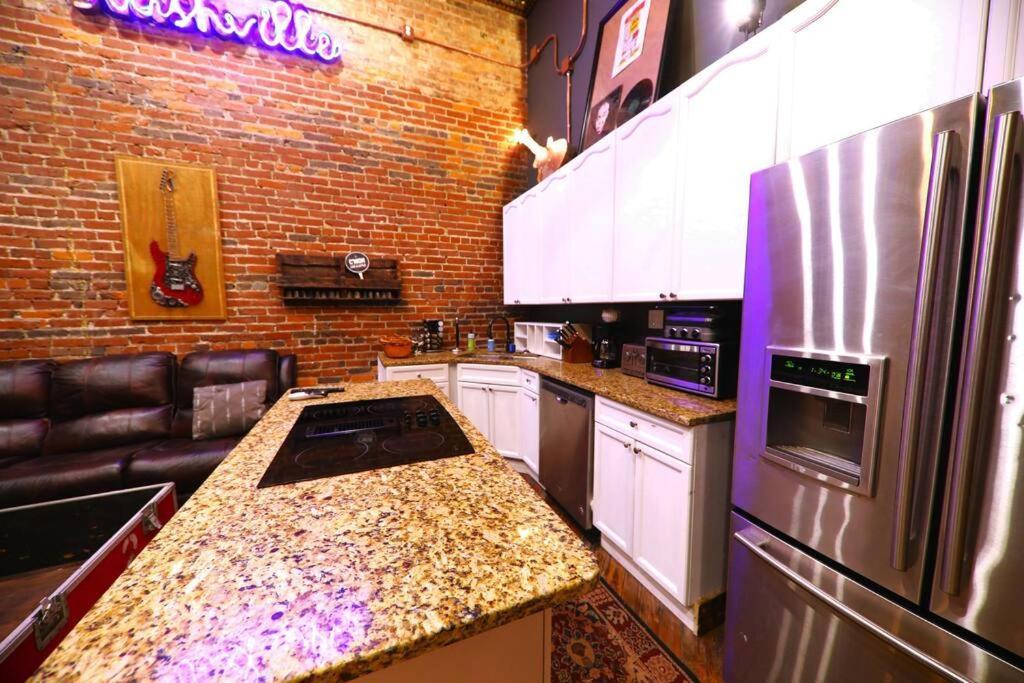 Holiday home Broadway: The Speakeasy 4br/2bth 2200sf Grnd Lvl