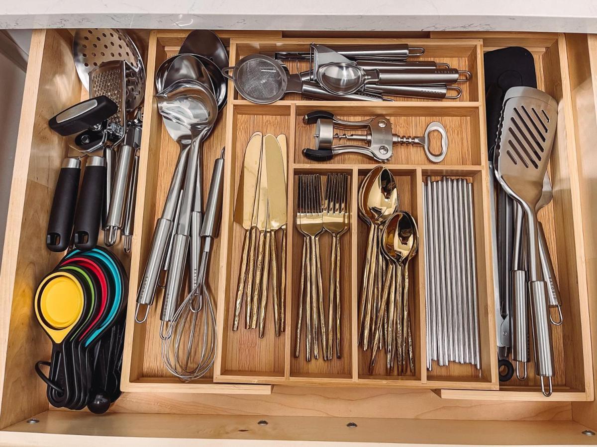 Dreaming With Dolly - Luxe Near Broadway