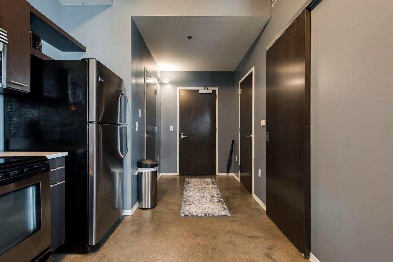Sleek And Spacious In East! Nashville
